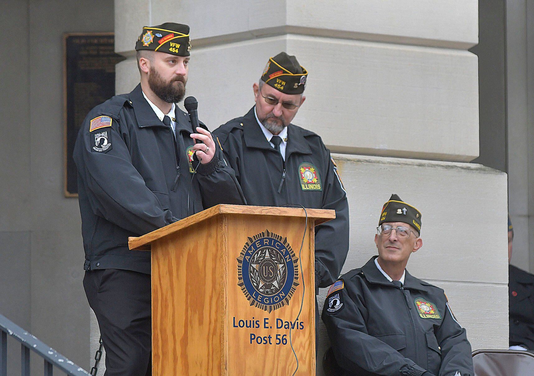 111121-blm-loc-9veteransday